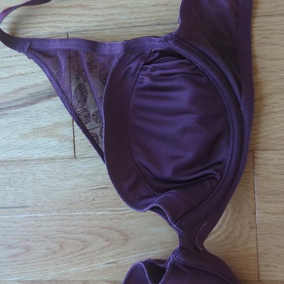 La Vie en Rose. Push-up Deep V-plunge Bra. Deep Purple. Size 34C - Picture 7 of 8
